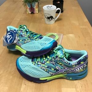 Brand New Asics Noosa Tri 10 size 7